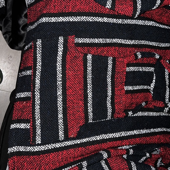 Brand new MEXICAN PONCHO HOODIE MADE WITH LOVE FROM MEXICO BLACK/RED - Picture 3 of 4